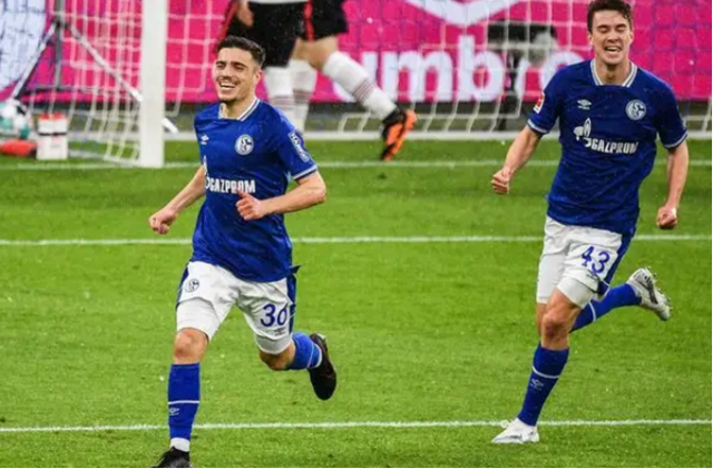 开云体育入口-包含沙尔克04主场大胜，德甲保级路上迈出关键一步的词条