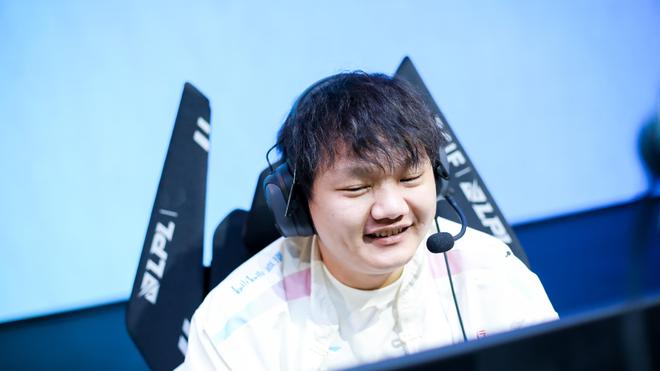 开云体育下载-关于SHR血洗BLG，Ruler操刀奇招英雄翻盘顶尖较量淘汰赛，让粉丝疯狂欢呼的信息